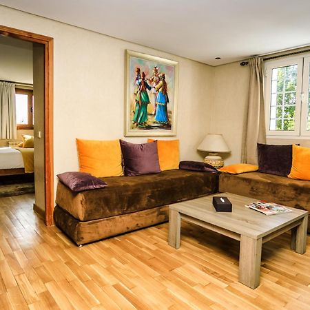 Le Palais Des Cerisiers Hotel อัซโร ภายนอก รูปภาพ