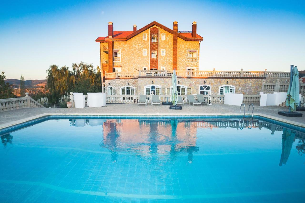 Le Palais Des Cerisiers Hotel อัซโร ภายนอก รูปภาพ