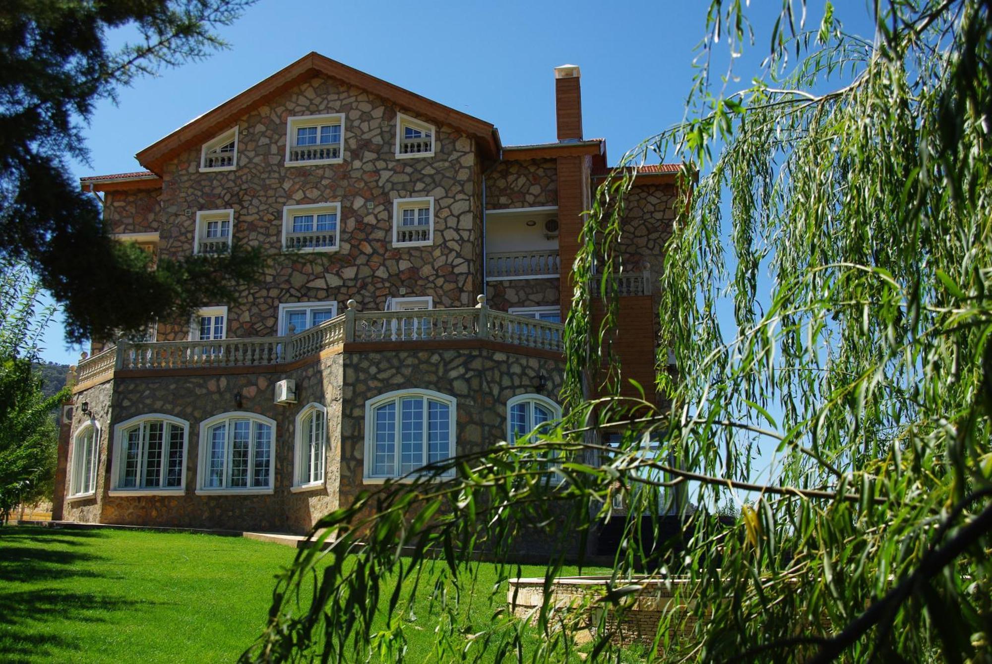 Le Palais Des Cerisiers Hotel อัซโร ภายนอก รูปภาพ