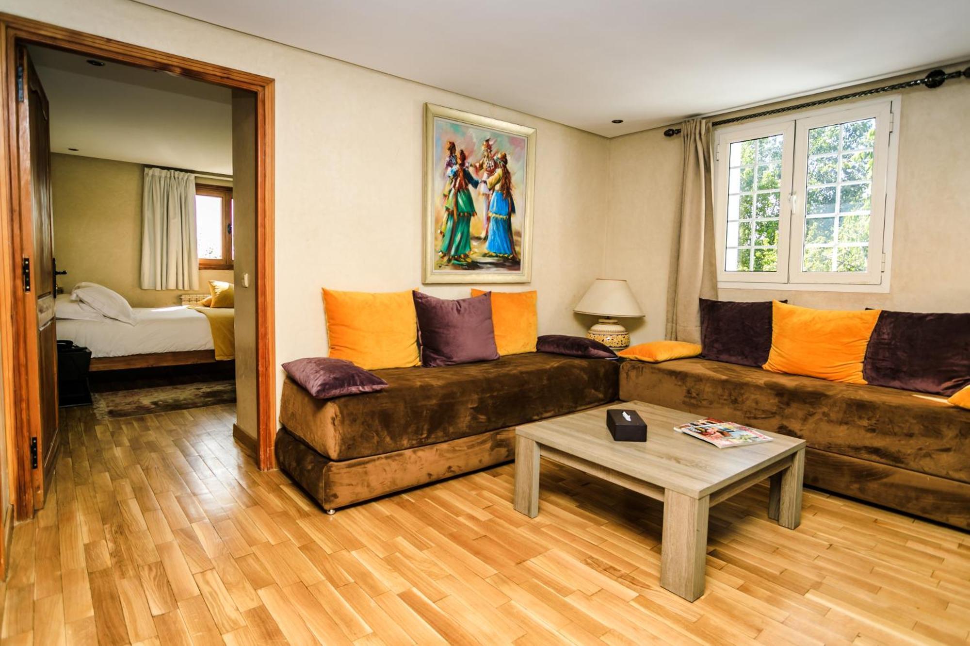 Le Palais Des Cerisiers Hotel อัซโร ภายนอก รูปภาพ