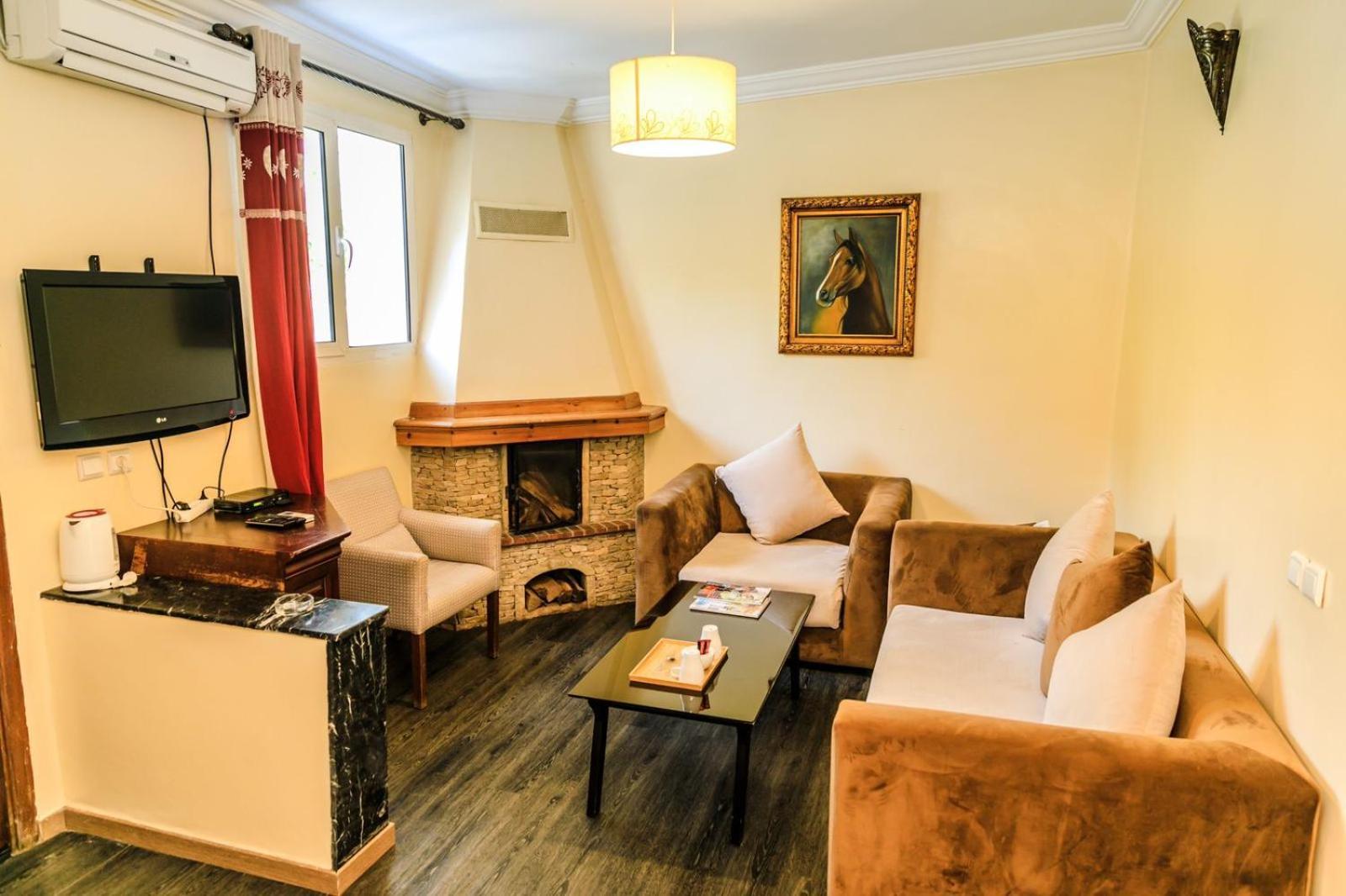 Le Palais Des Cerisiers Hotel อัซโร ภายนอก รูปภาพ