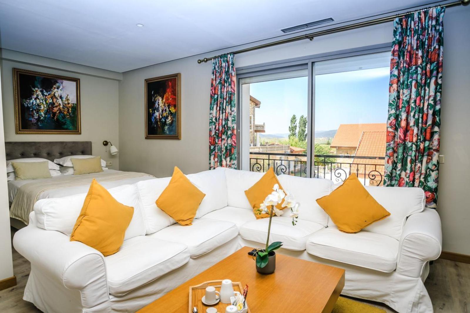 Le Palais Des Cerisiers Hotel อัซโร ภายนอก รูปภาพ
