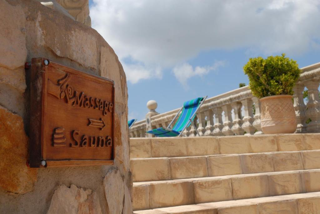 Le Palais Des Cerisiers Hotel อัซโร ภายนอก รูปภาพ
